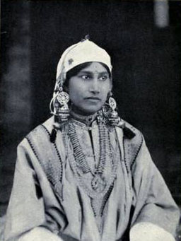kashmiri-woman